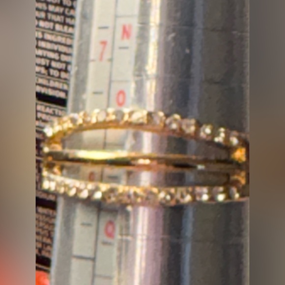 Elegant Gold and Silver Women's Ring - Picture 6 of 11